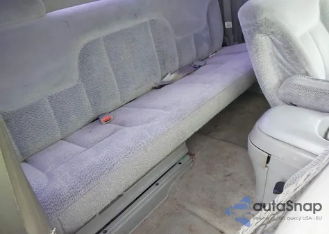 1997 Chevrolet C1500 Fleetside z USA, uszkodzony, nr VIN 1GCEC19M4VE159235